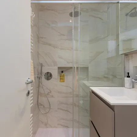 Apartmán Brera Exclusive - New With Terrace, Near Parking