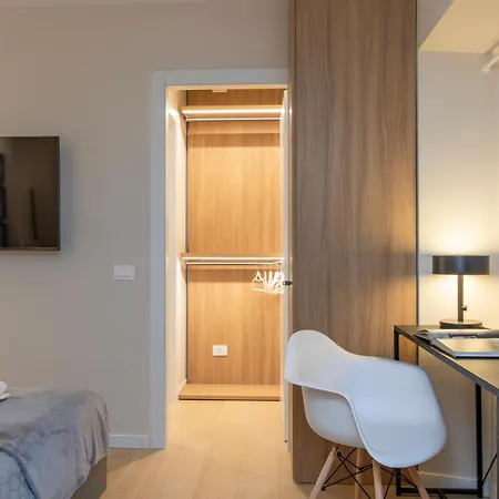 Brera Exclusive - New With Terrace, Near Parking Milán